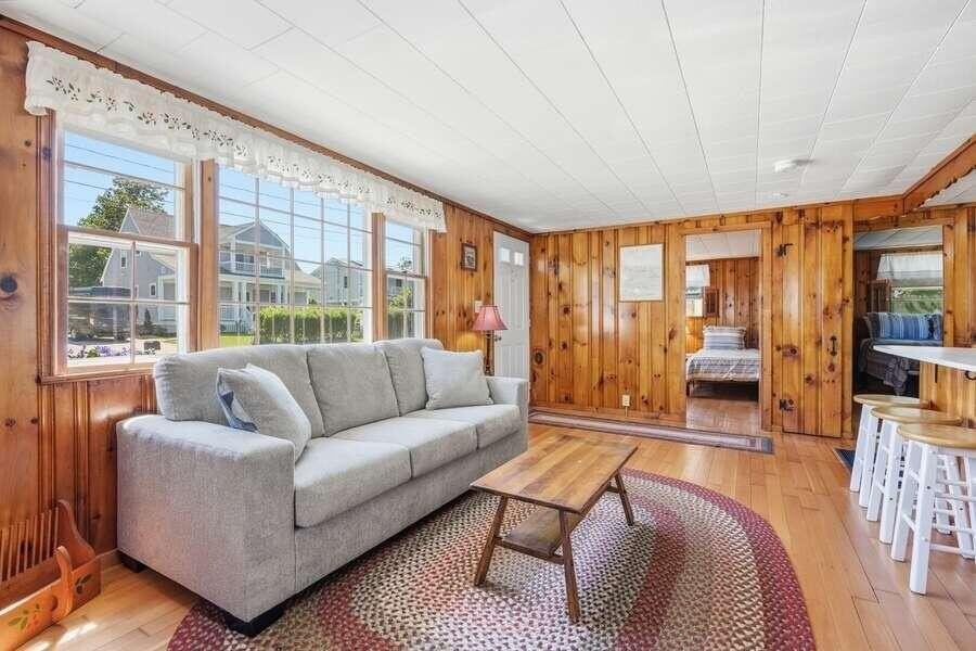 21 Chadwell Ave - Photo 5 of 23