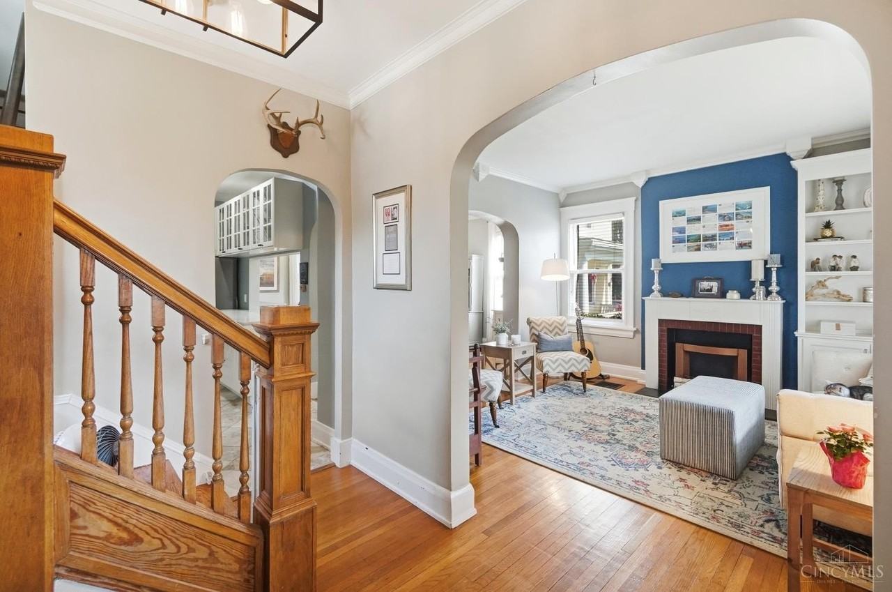 2820 Linwood Ave - Photo 4 of 47