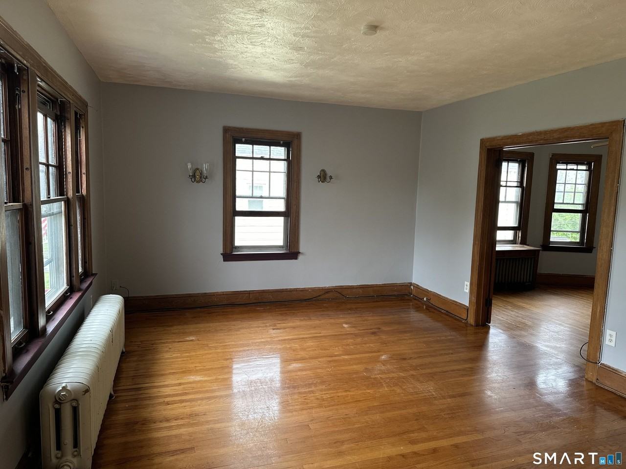35 Woodmere Rd - Photo 3 of 18
