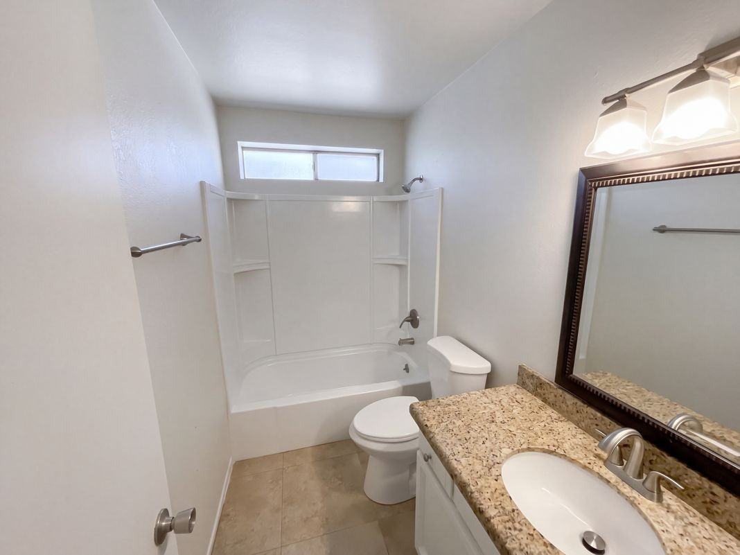 4038 West Mercer Lane - Photo 2 of 10