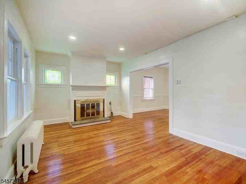 161 Franklin Ter - Photo 7 of 20