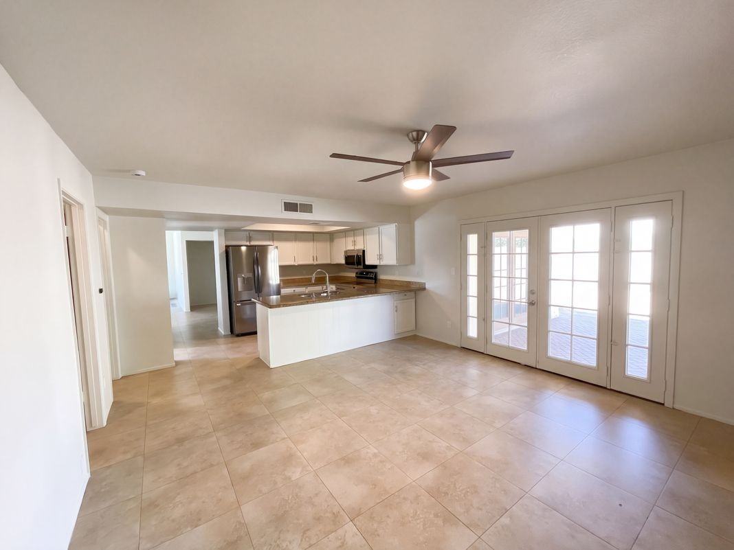 4038 West Mercer Lane - Photo 6 of 10
