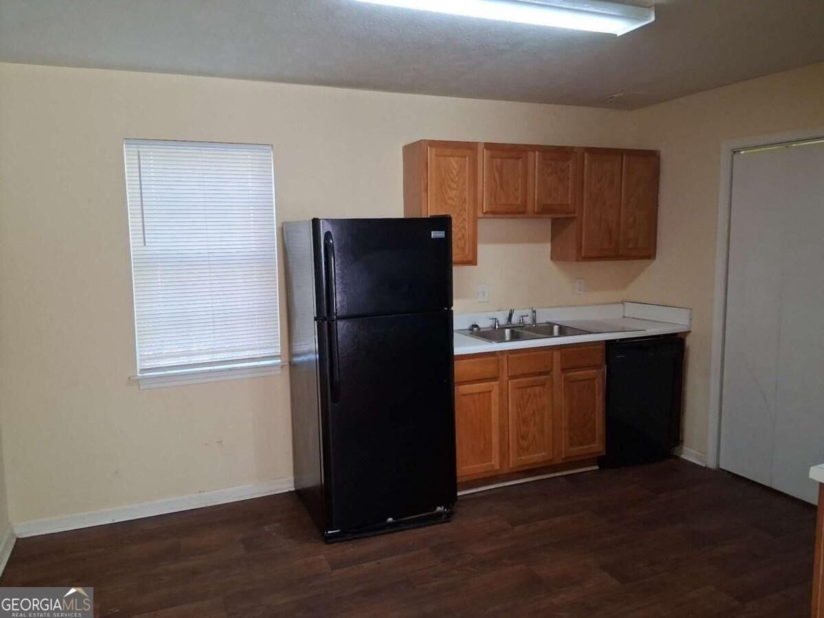 209 E Wilson St #31 - Photo 3 of 13