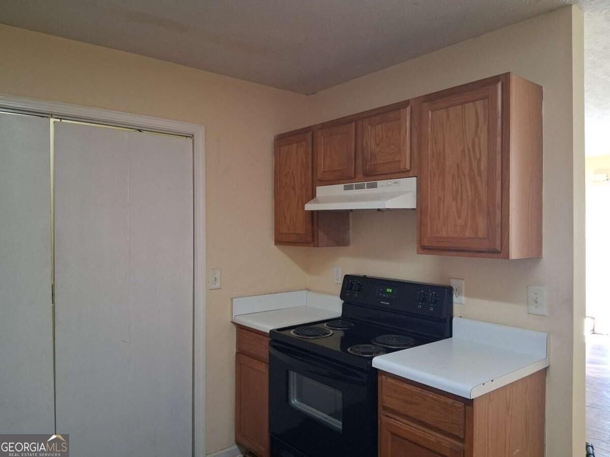 209 E Wilson St #31 - Photo 4 of 13