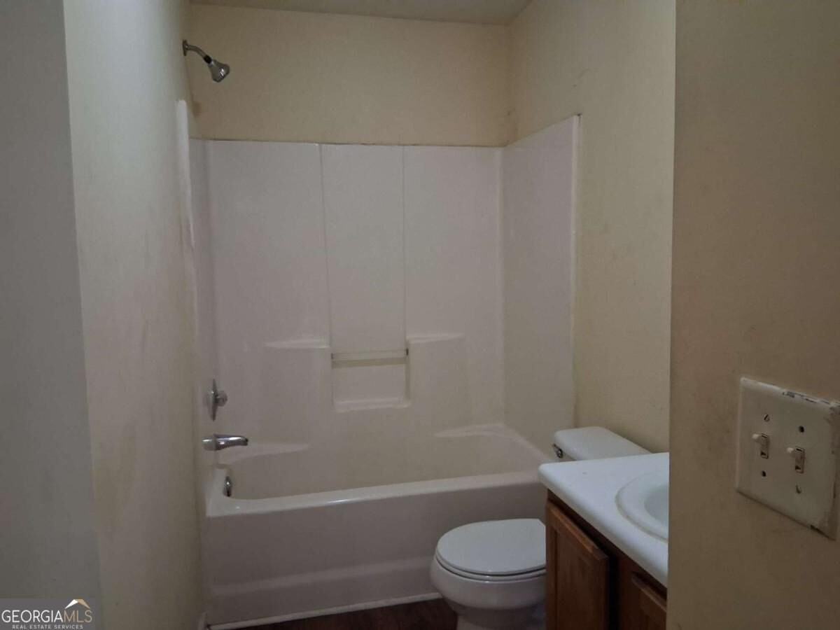 209 E Wilson St #31 - Photo 5 of 13