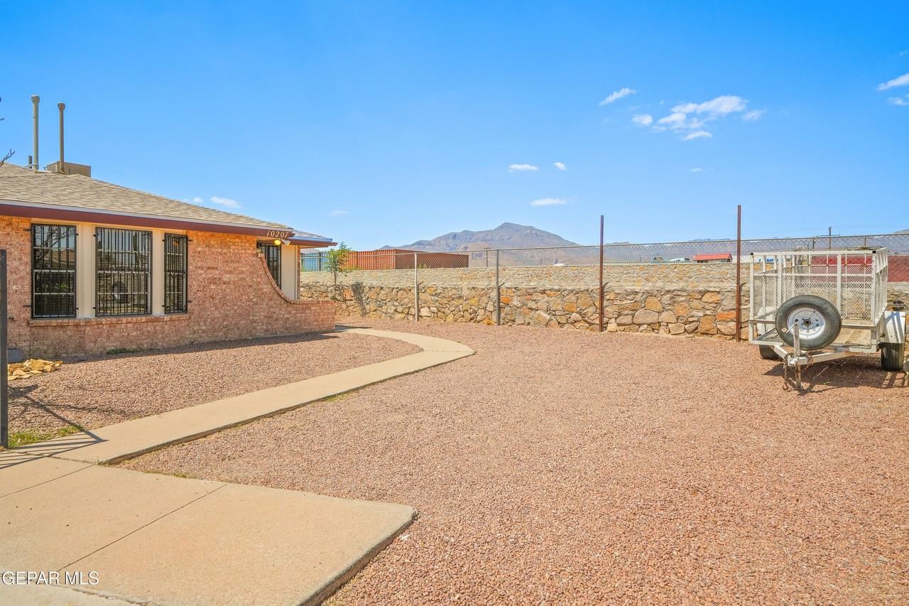 10207 Angel Falls Pl - Photo 3 of 27