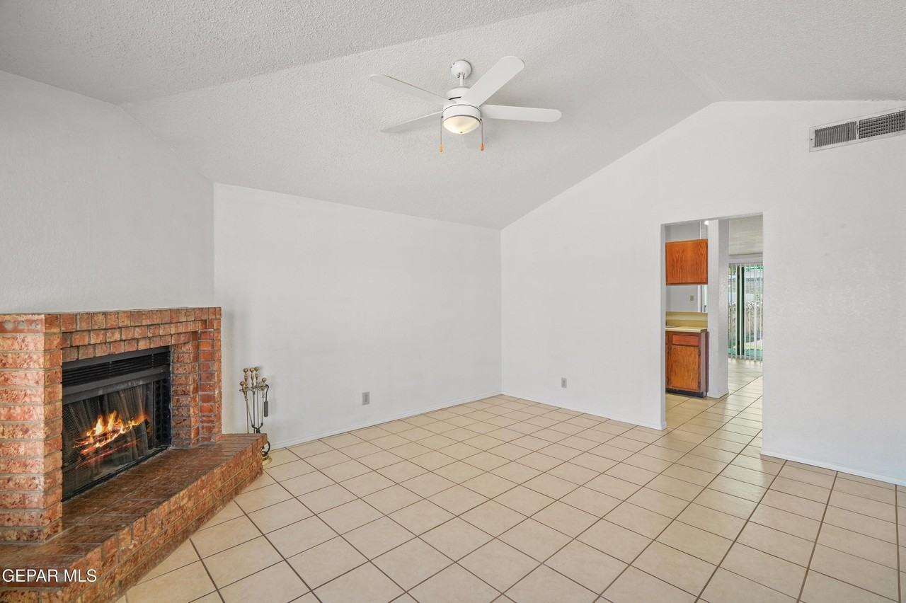 10207 Angel Falls Pl - Photo 5 of 27