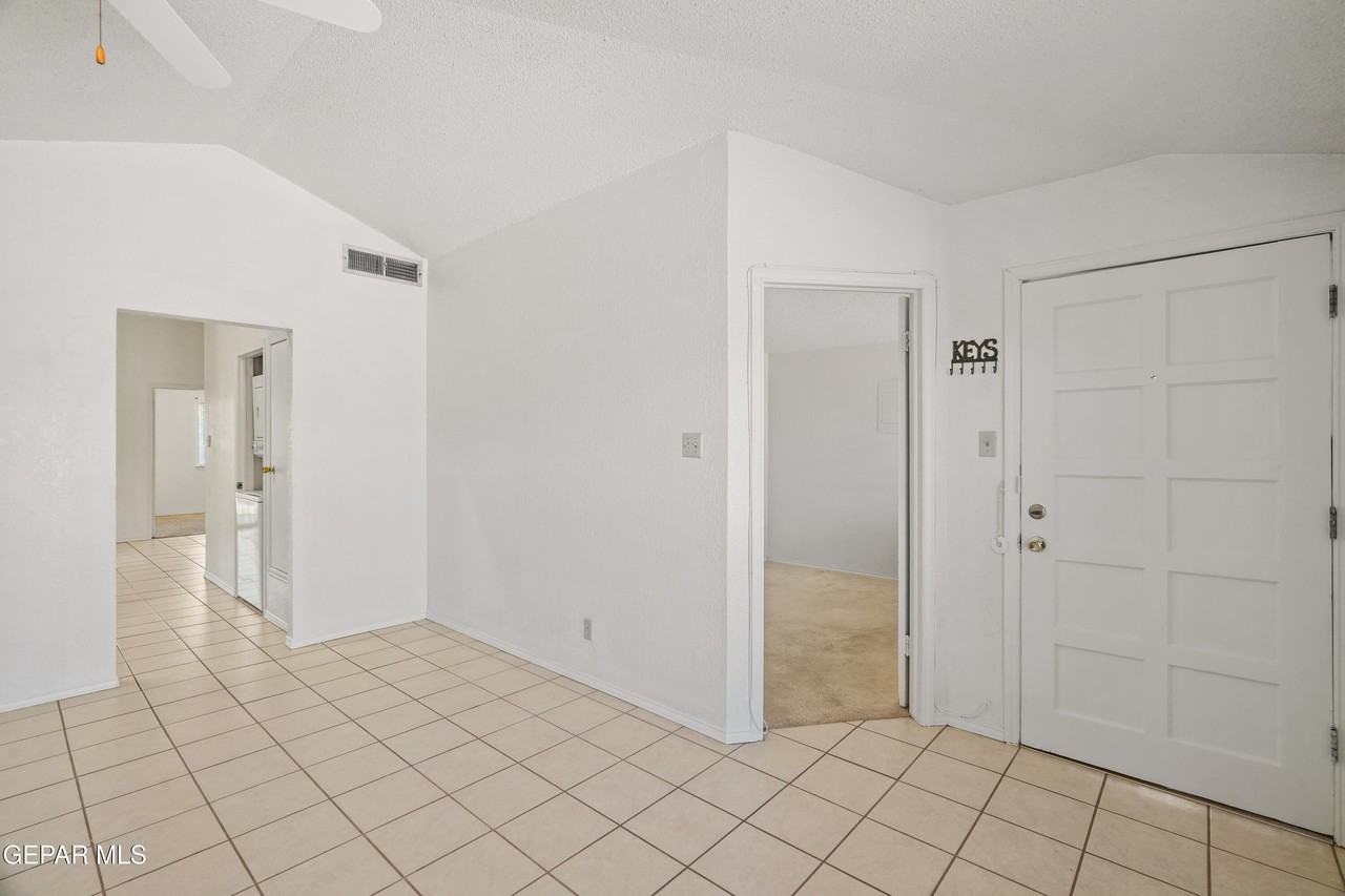 10207 Angel Falls Pl - Photo 6 of 27