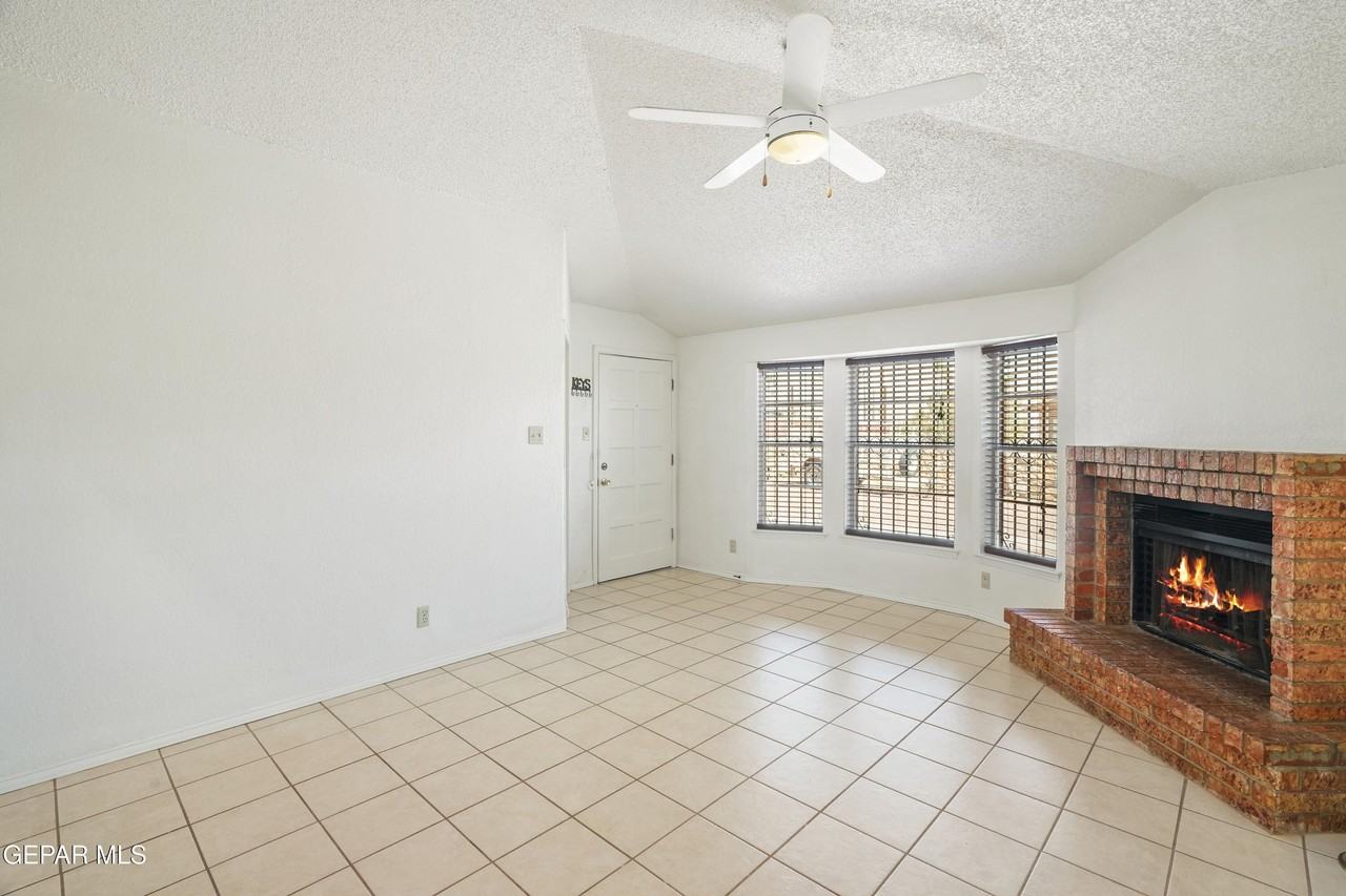 10207 Angel Falls Pl - Photo 7 of 27