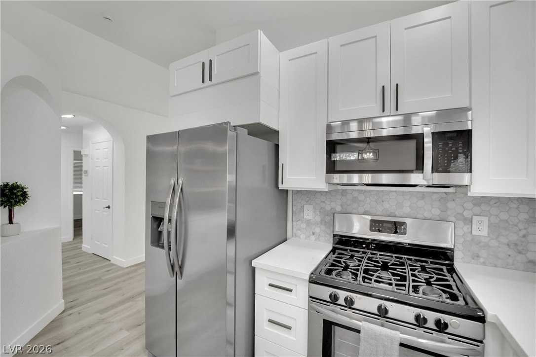 9228 Sun Rose Ave - Photo 7 of 33