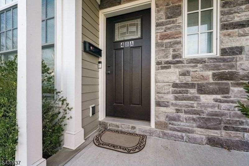 48 Mechanic St - Photo 2 of 25