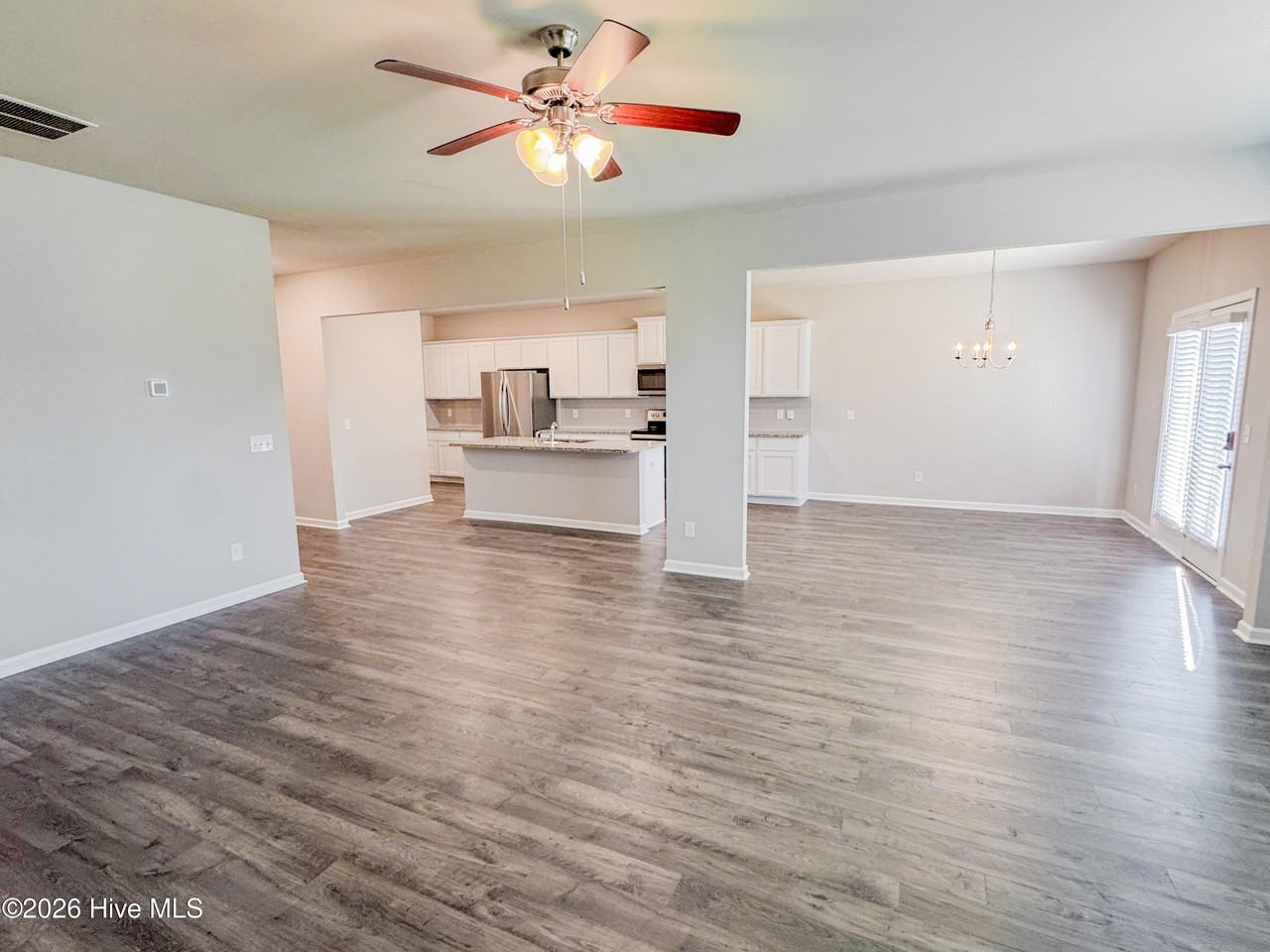 441 Furlough Dr - Photo 2 of 26