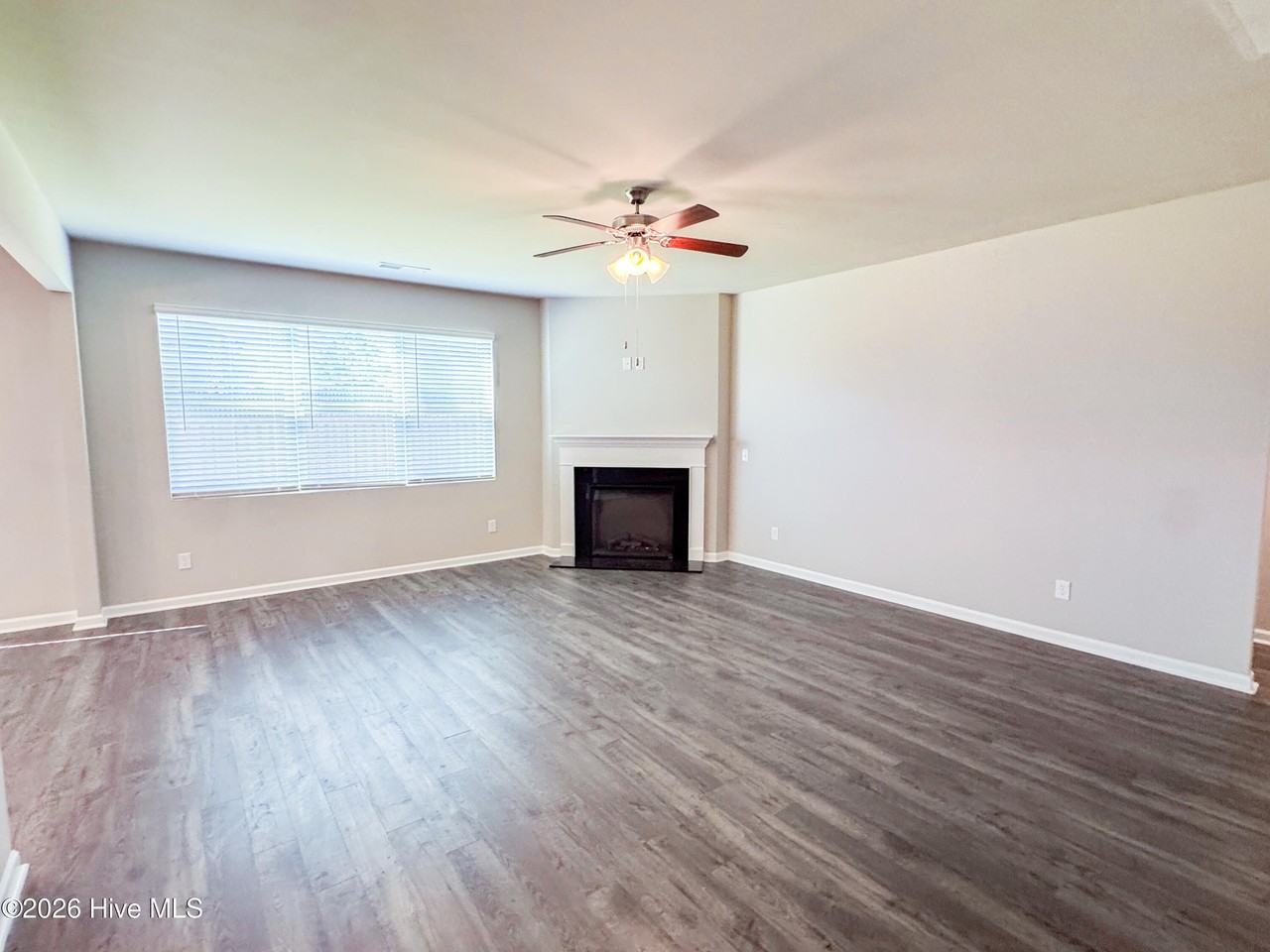 441 Furlough Dr - Photo 4 of 26
