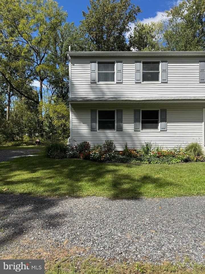 6025 Honey Hollow Rd - Photo 2 of 31
