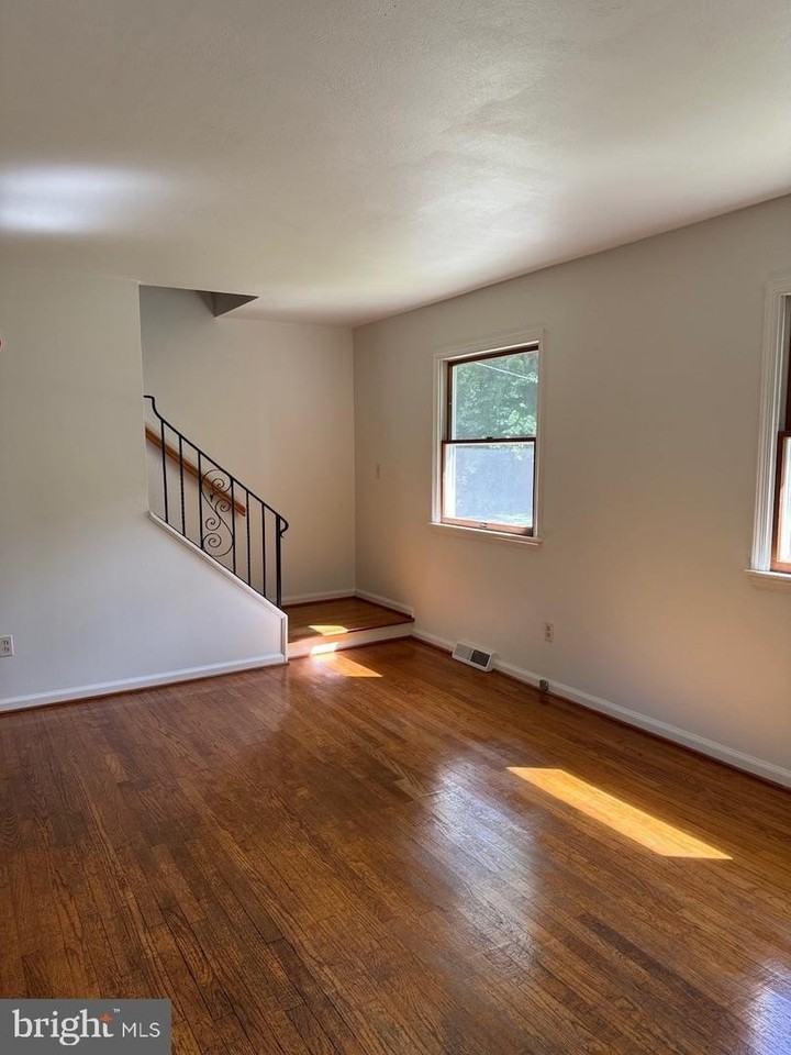 6025 Honey Hollow Rd - Photo 6 of 31