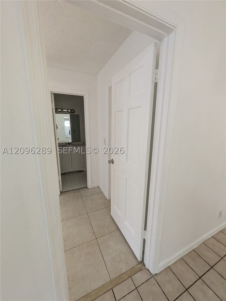 1326 Sw 75th Ave - Photo 4 of 16