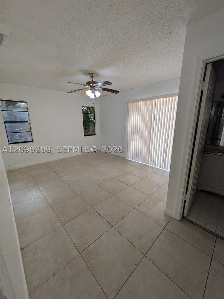 1326 Sw 75th Ave - Photo 6 of 16