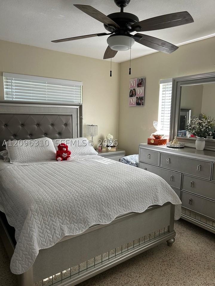 6355 Sw 23rd St - Photo 6 of 8
