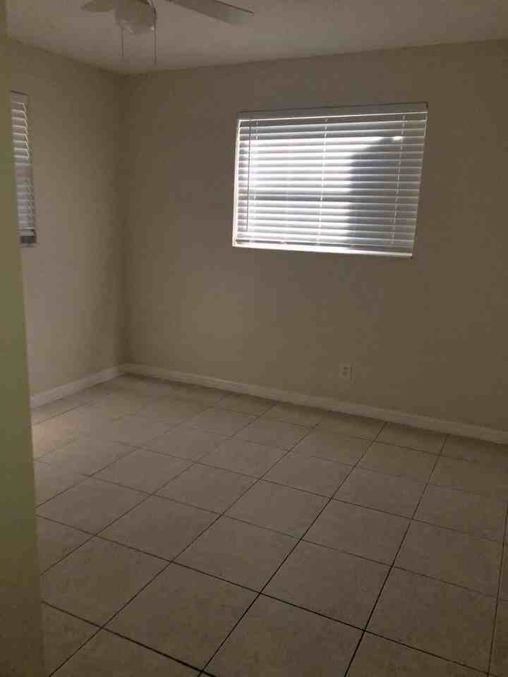 404 Nw 4th Ave #1 - Photo 5 of 5