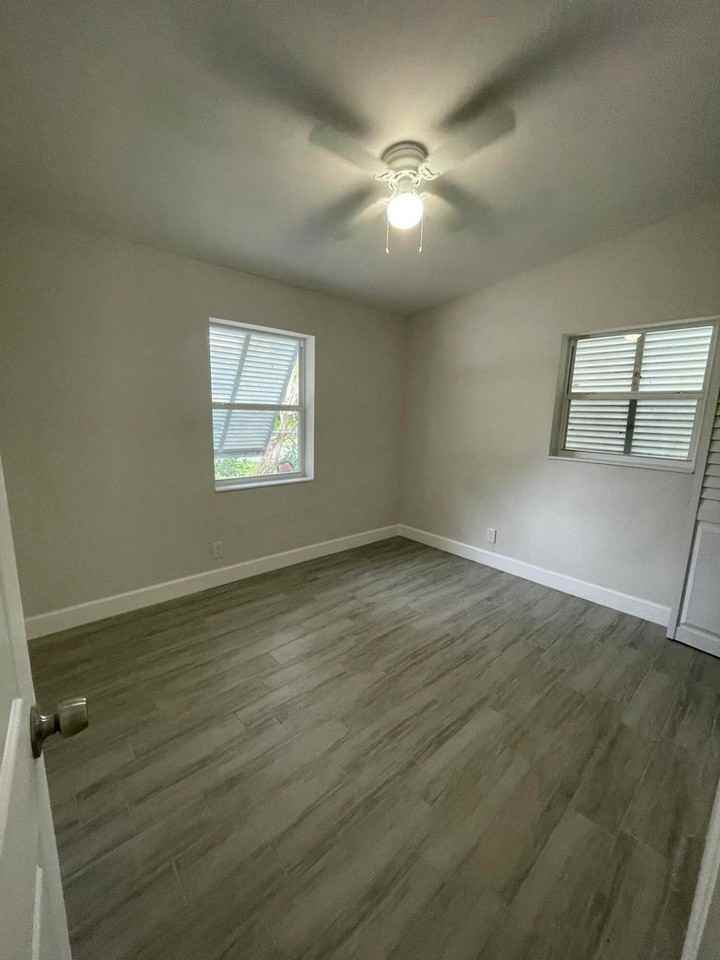 312 Ne 8th St - Photo 5 of 6