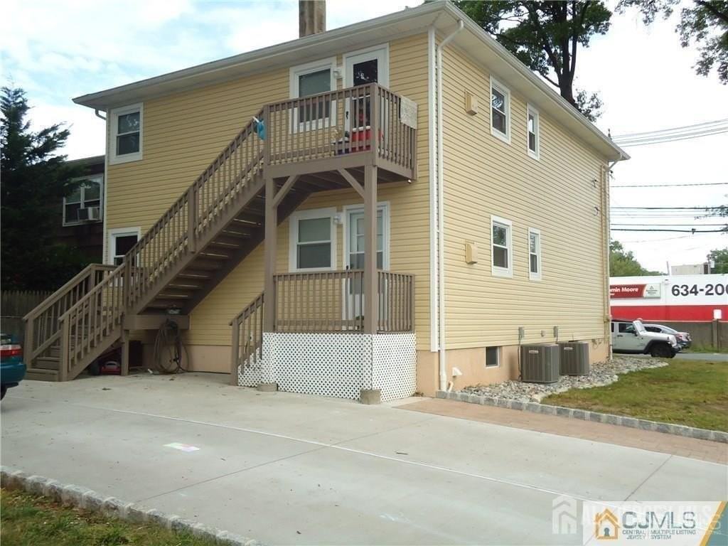 207 Avenel St - Photo 2 of 11