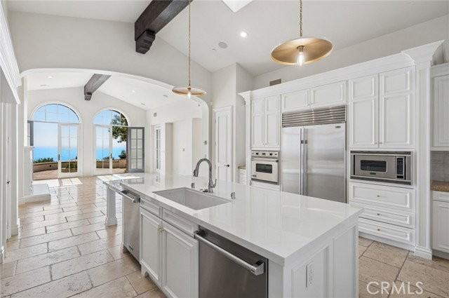 28 Cliffhouse Blf - Photo 2 of 8