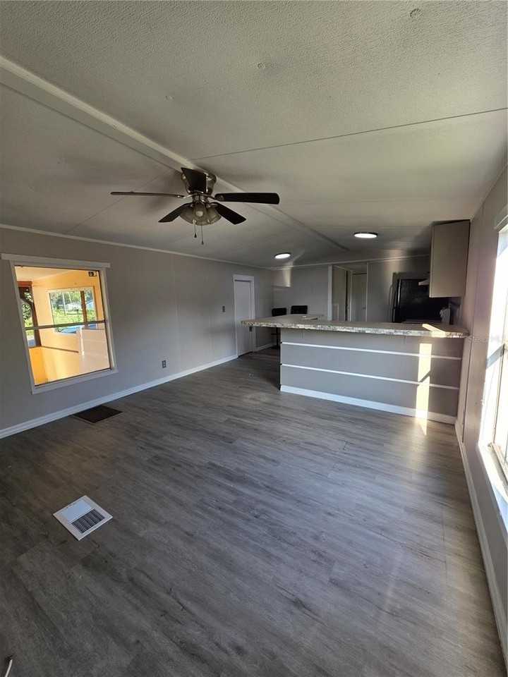 14900 Porter St - Photo 5 of 22