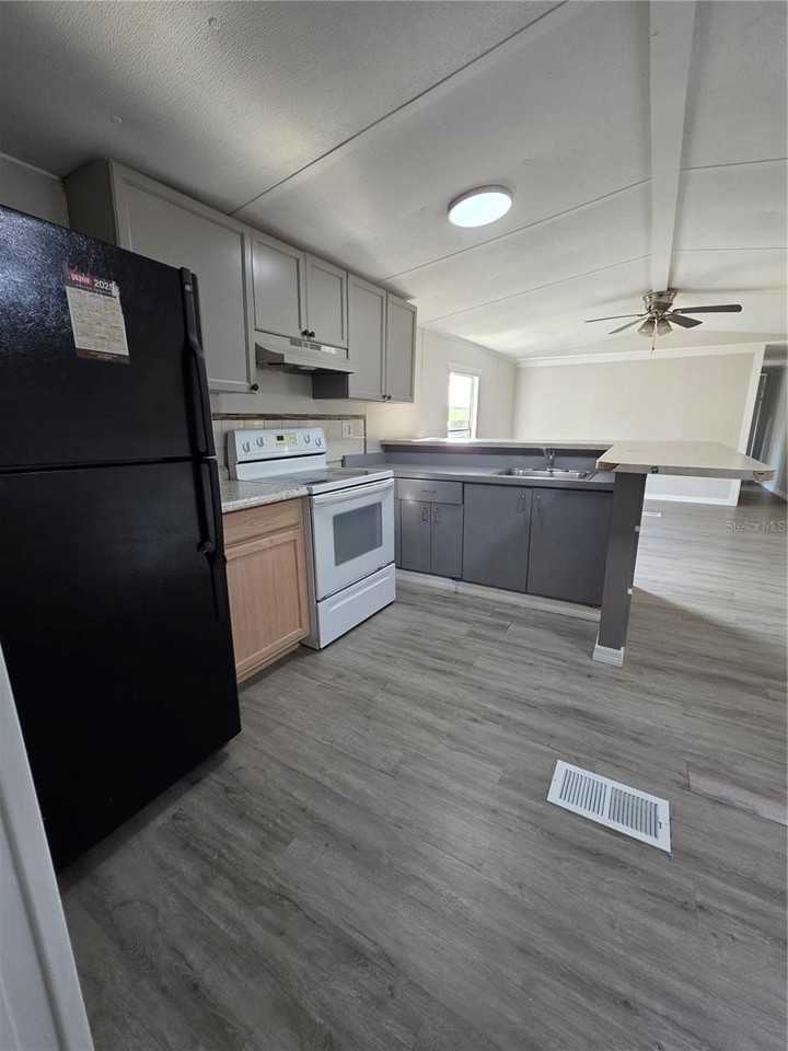 14900 Porter St - Photo 7 of 22