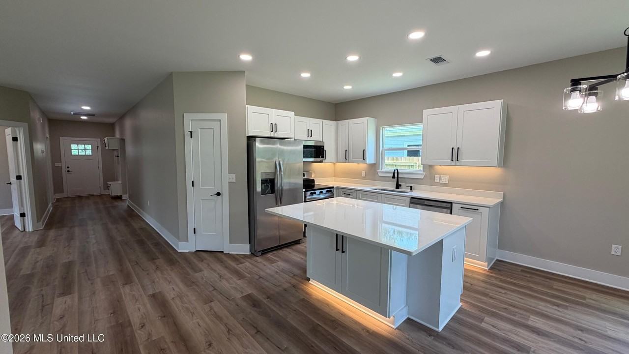 14933 Dantzler Rd - Photo 4 of 15