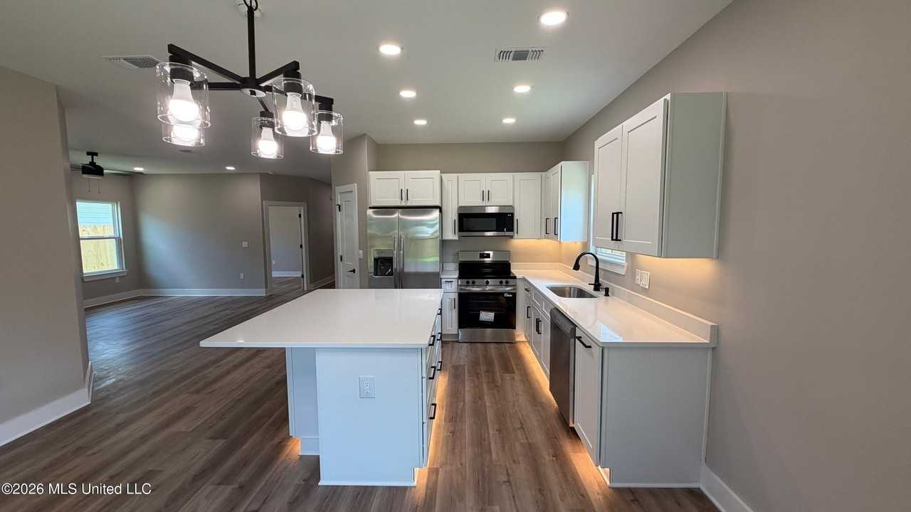 14933 Dantzler Rd - Photo 5 of 15