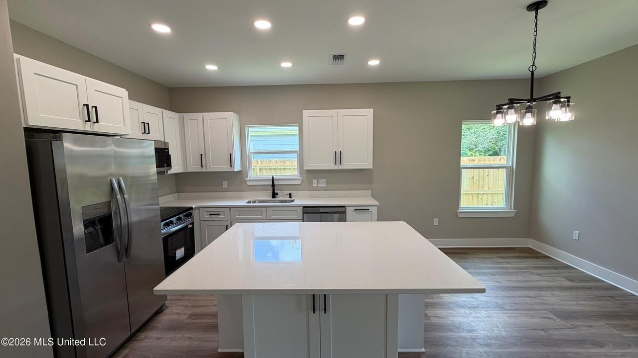 14933 Dantzler Rd - Photo 6 of 15