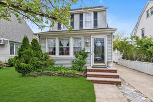 featured image of 52 Syracuse St