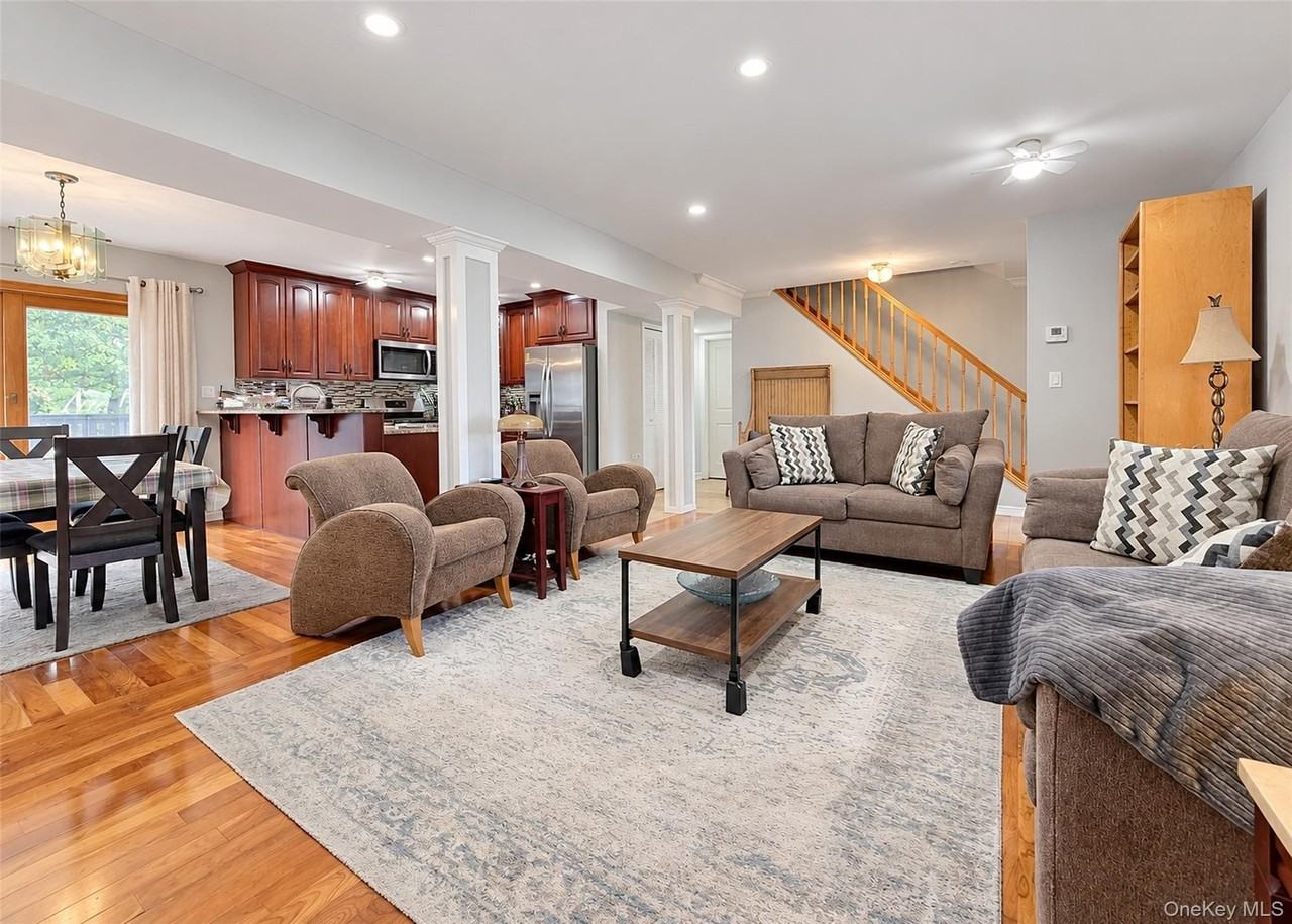 20 Bradbury Ct - Photo 3 of 16
