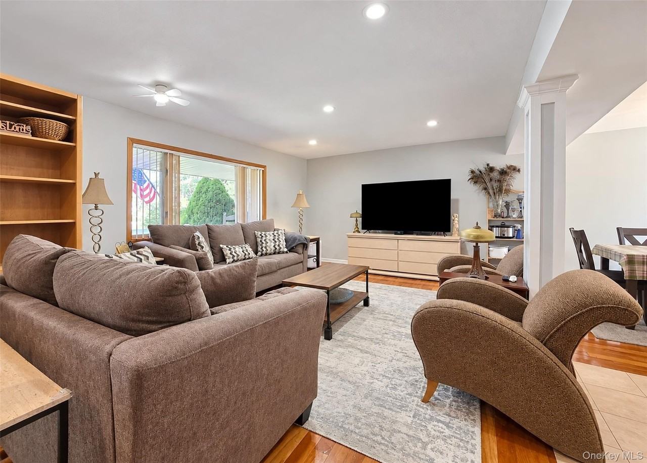 20 Bradbury Ct - Photo 4 of 16