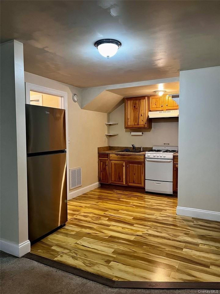 320 Brimstone Hill Rd - Photo 5 of 7