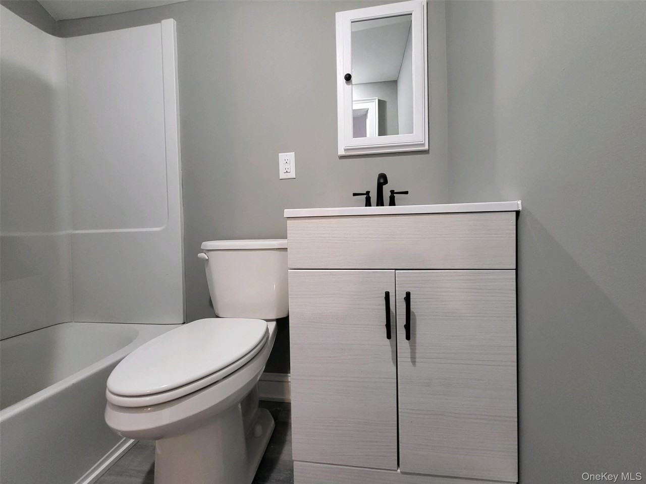 1 S Montgomery St #B - Photo 7 of 14