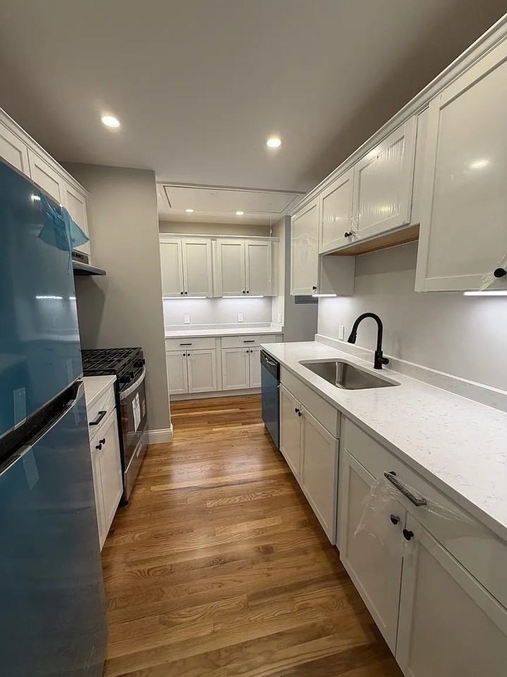 13 Ebbett Ave #13 - Photo 4 of 8