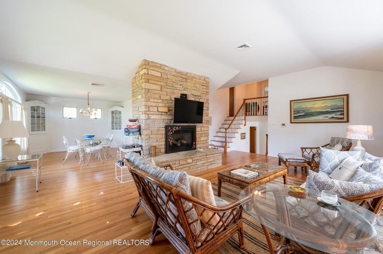 10 Seawood Way - Photo 4 of 29