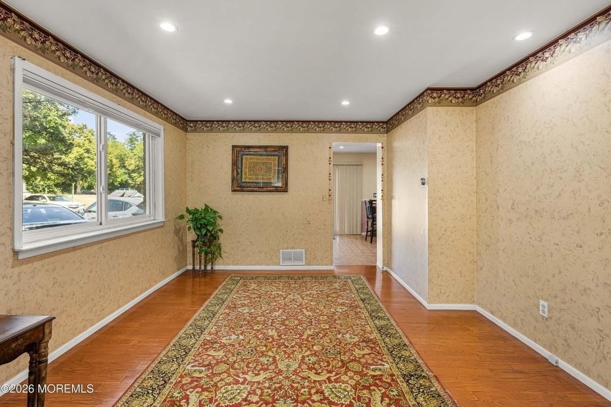 1 Quincy Cir - Photo 6 of 37