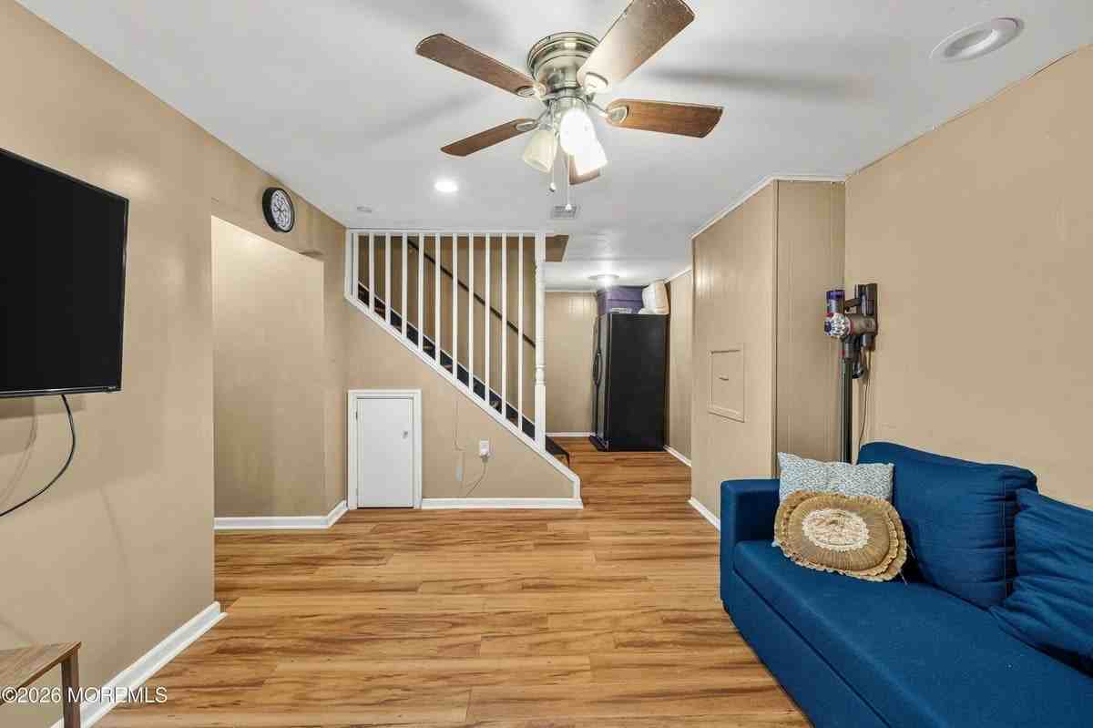 1 Quincy Cir - Photo 7 of 37