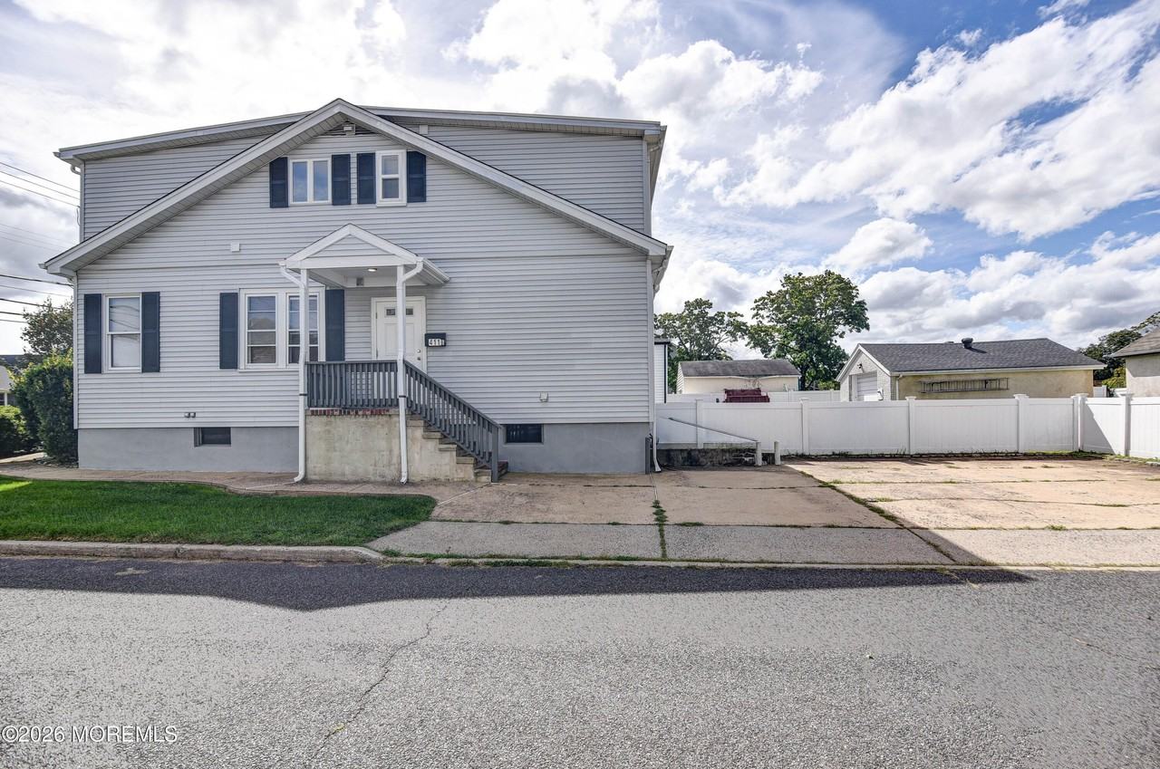411 Atlantic Ave #B - Photo 2 of 17
