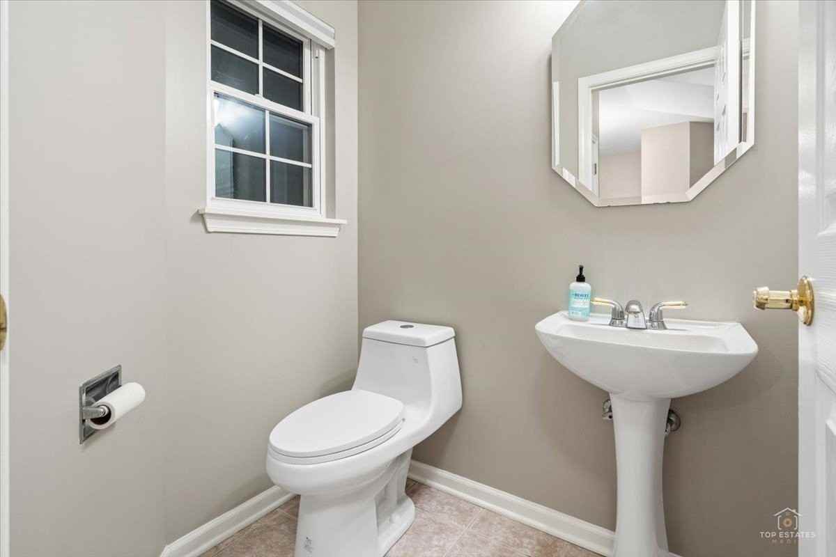 126 Bay Dr #126 - Photo 5 of 19