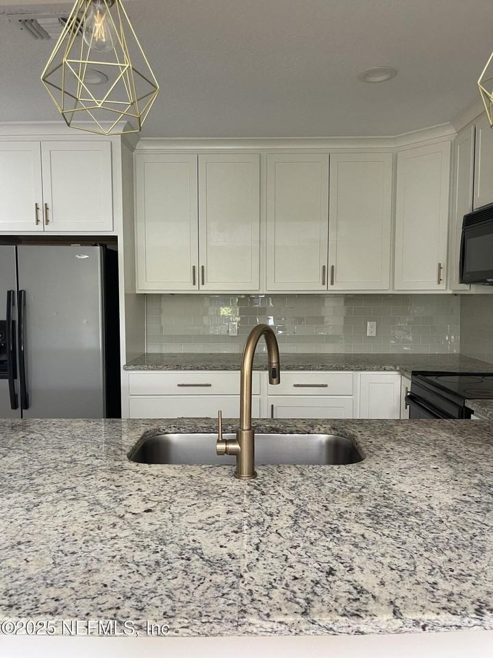 141 Abaco Way - Photo 5 of 41