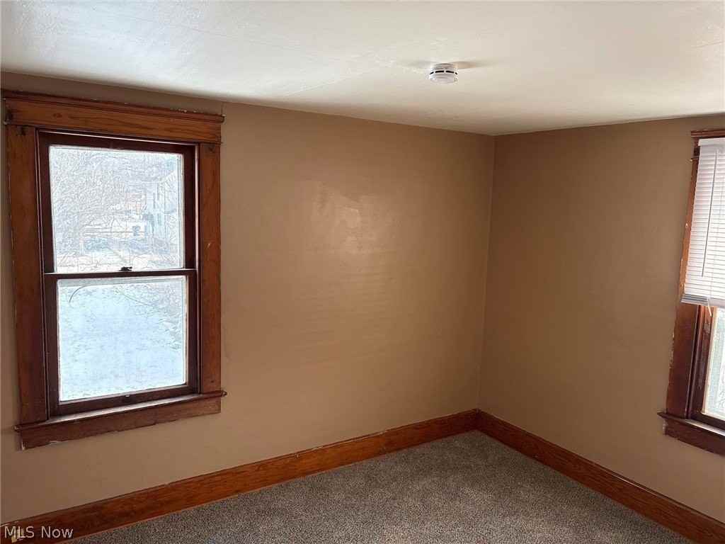 1587 Homewood Ave Se - Photo 6 of 14