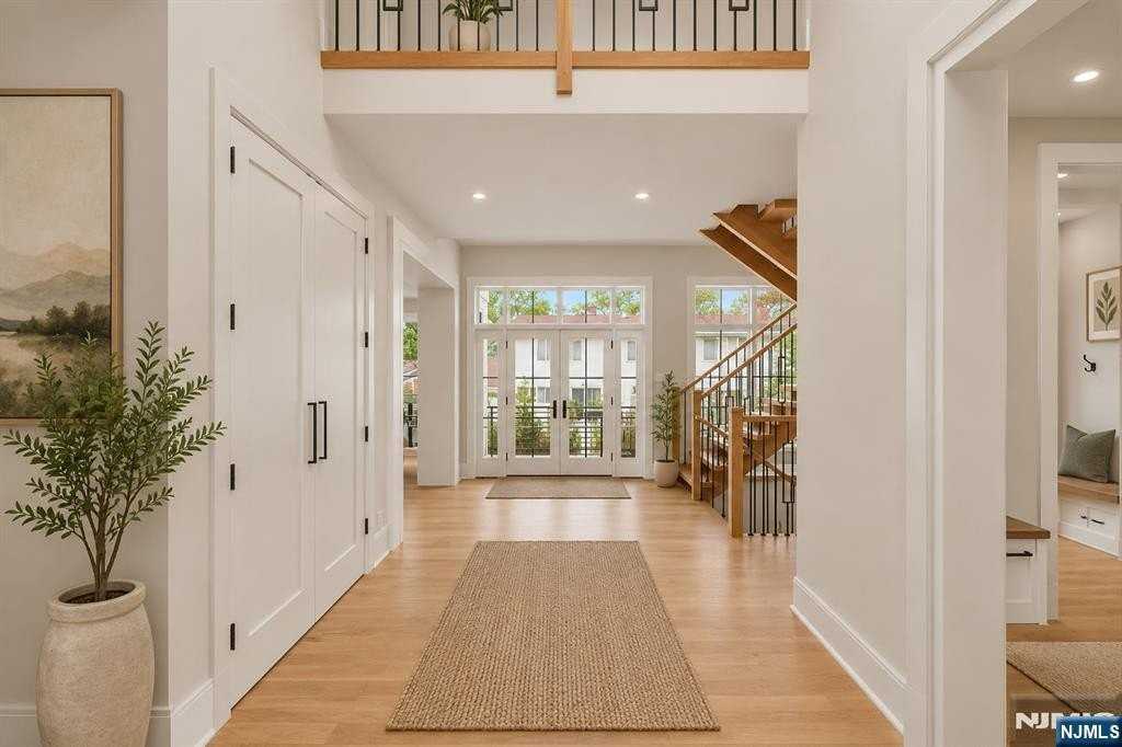 14 Allison Dr - Photo 6 of 50