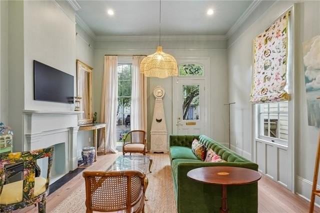 827 2nd St - Photo 4 of 30