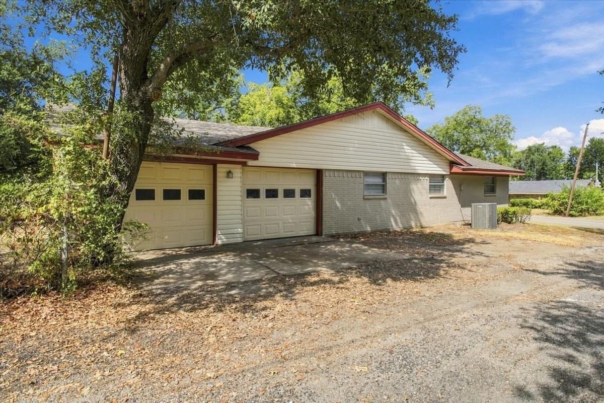 1105 Northwood Dr - Photo 3 of 30