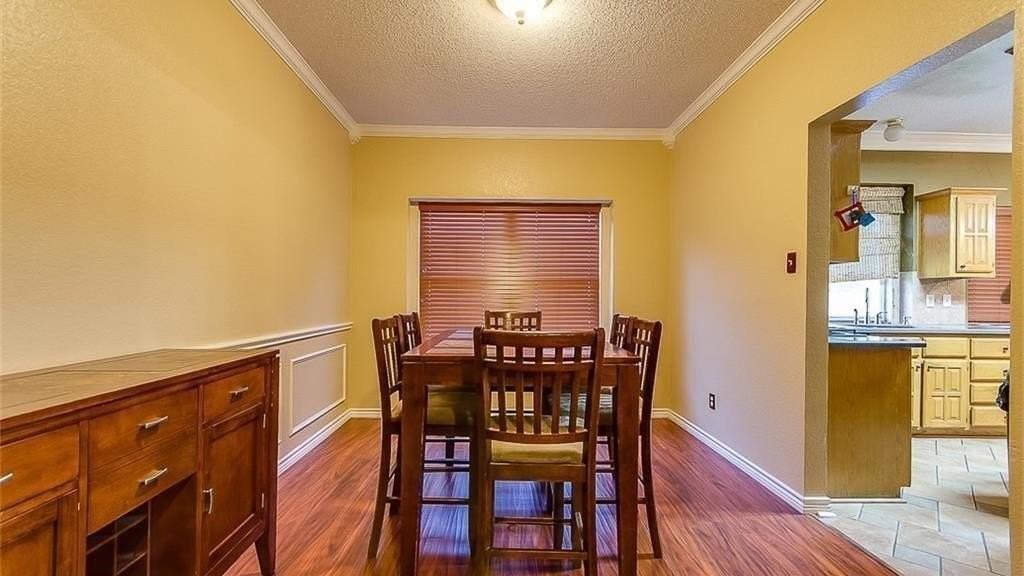 5013 Bellerive Ct - Photo 2 of 8