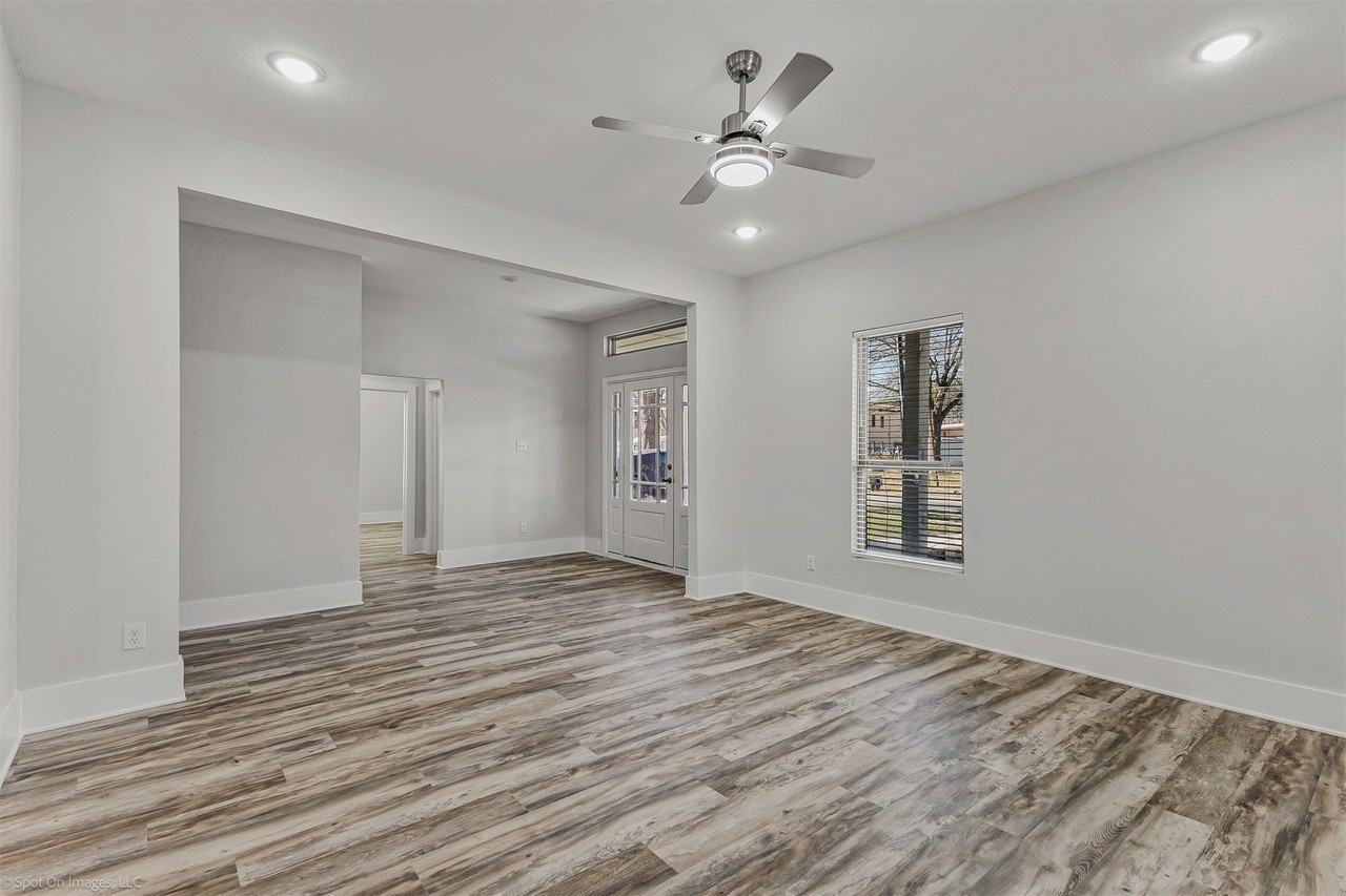608 N Catherine St - Photo 3 of 26