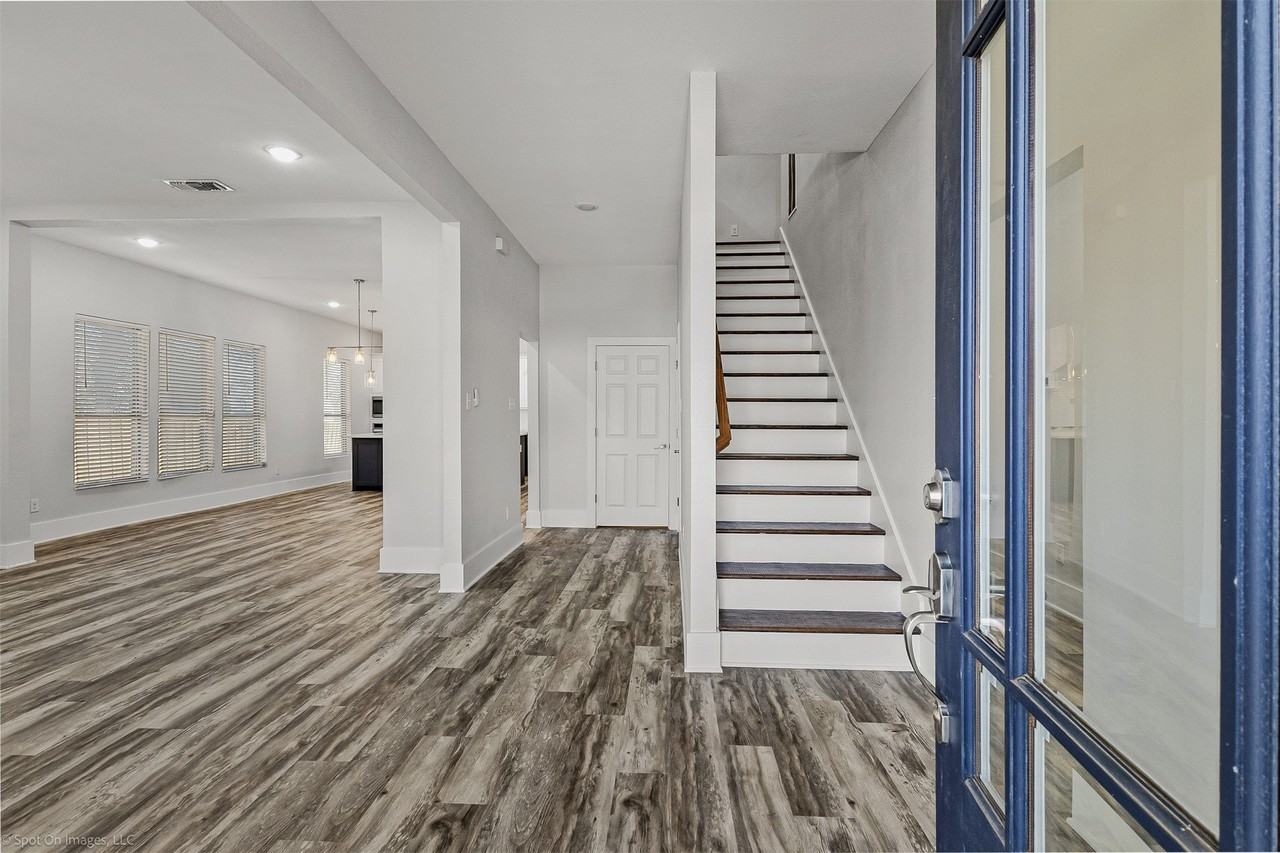 608 N Catherine St - Photo 4 of 26